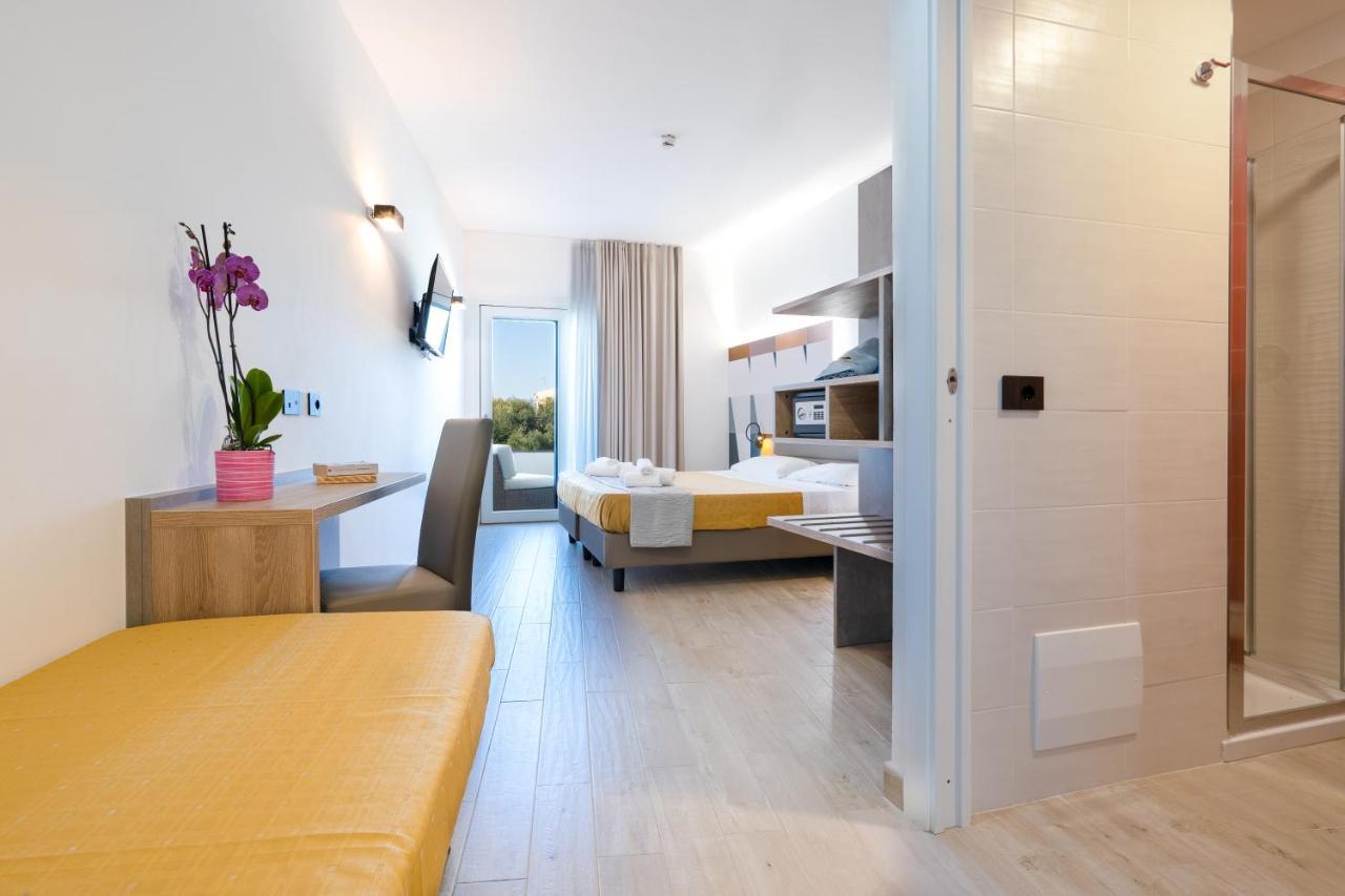 Horizon Hotel Badesi Ngoại thất bức ảnh
