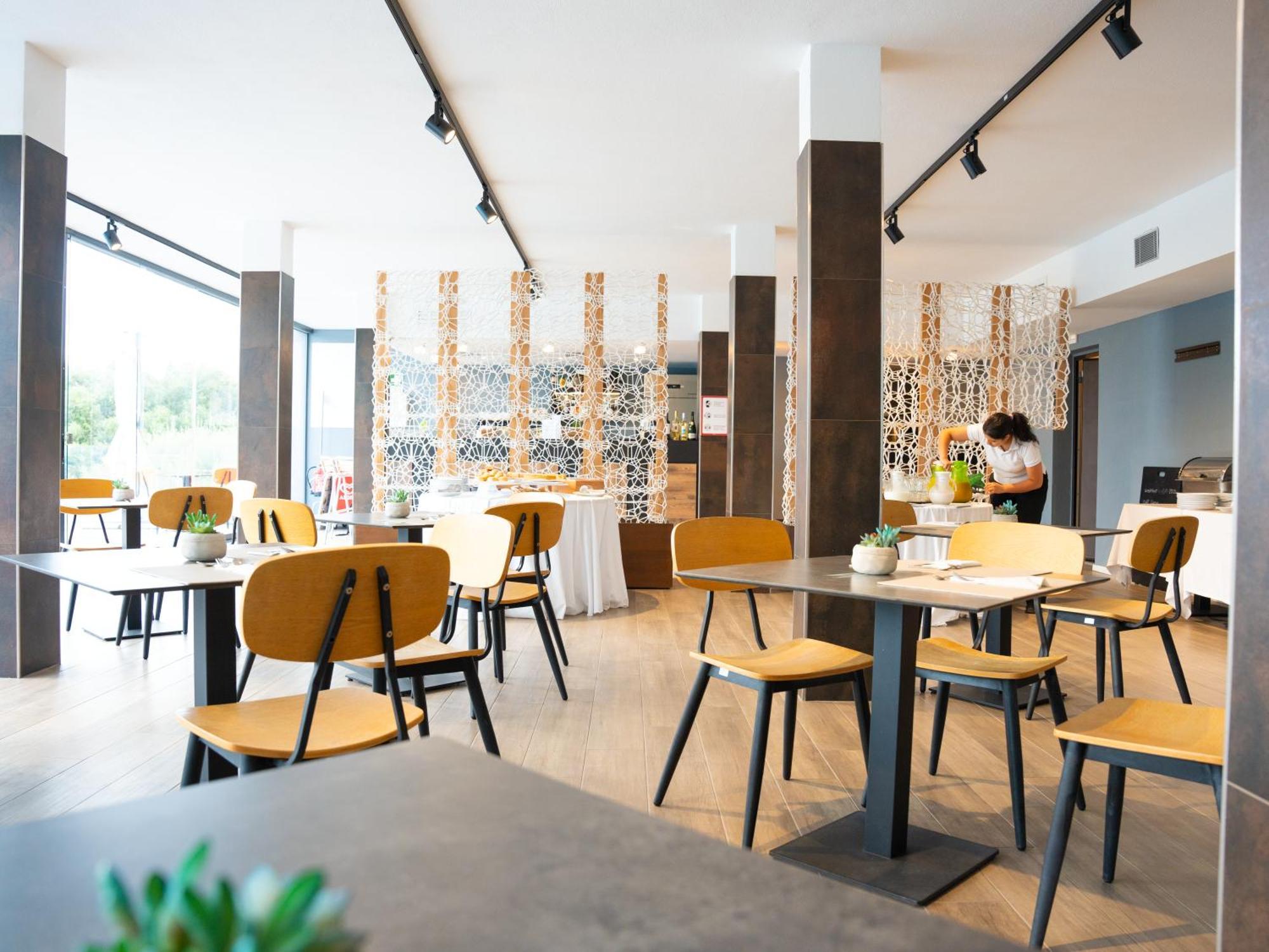 Horizon Hotel Badesi Ngoại thất bức ảnh